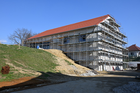 Obnova večnamenskega centra v Mestni grabi 