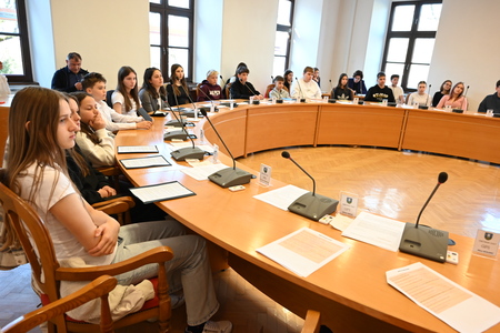 Mladi na 19. medobčinskem otroškem parlamentu razpravljali o šolskem sistemu